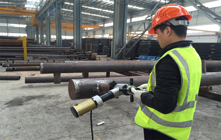 Boiler: Aplikasi ID-Mounted Pipe Beveler – Wuxi, Tiongkok