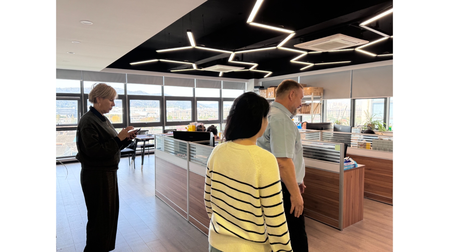 mesin pembubut flensa